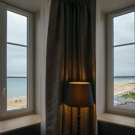 Hotel De La Plage Lion-sur-Mer Exteriér fotografie