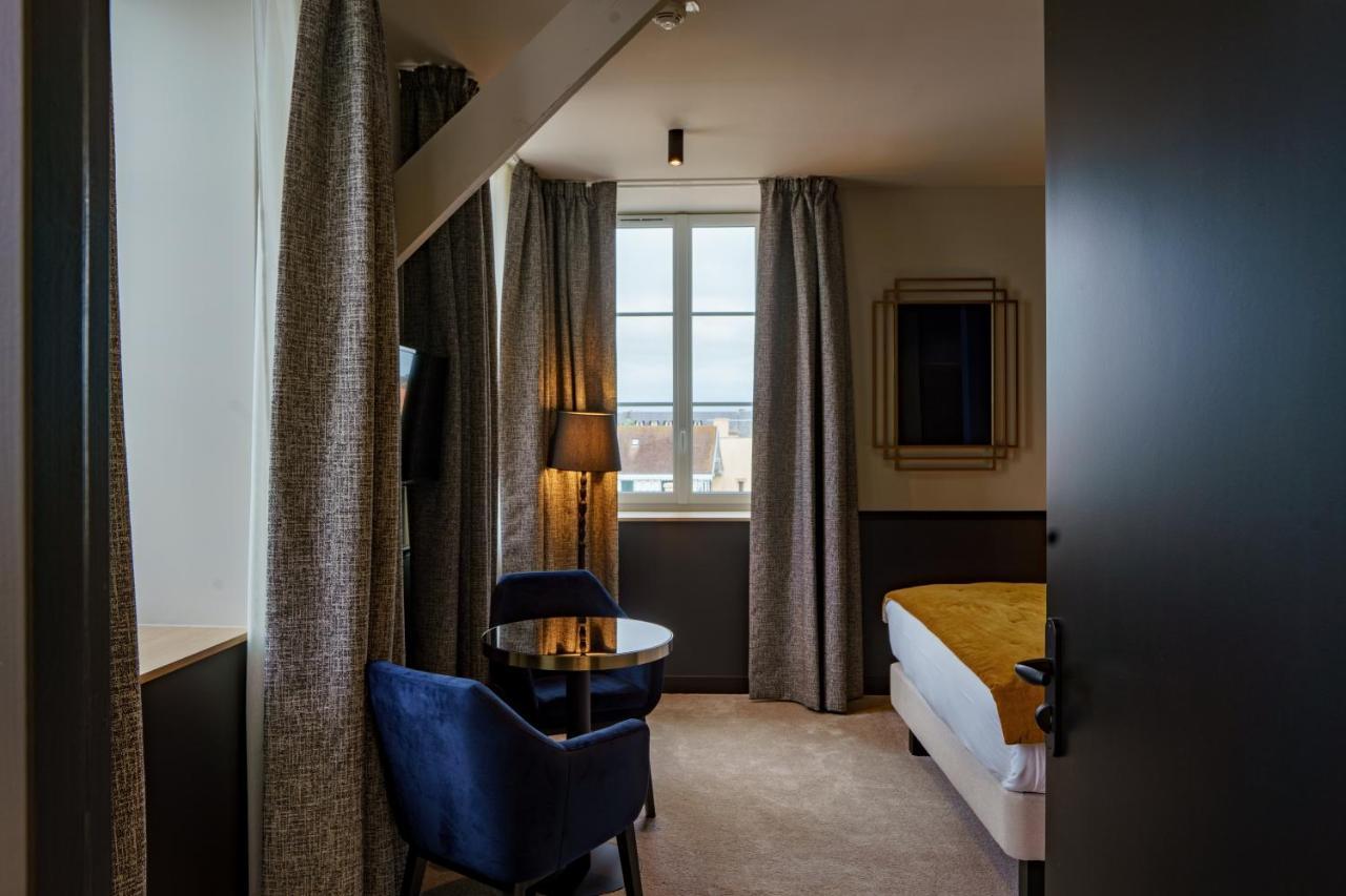 Hotel De La Plage Lion-sur-Mer Exteriér fotografie